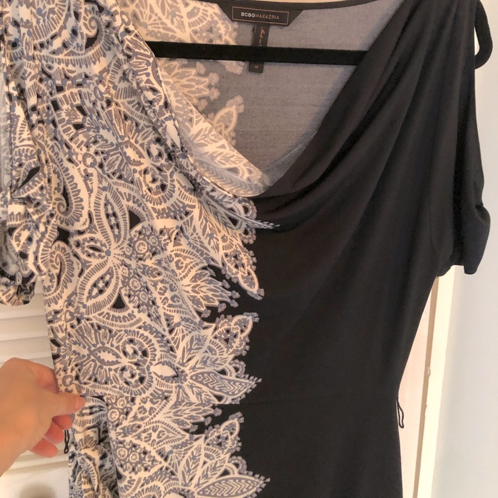 BCBG MAXAZARIA Dark Navy Blue, White and Grey Dress bodycon with side ruching. - Picture 2 of 6